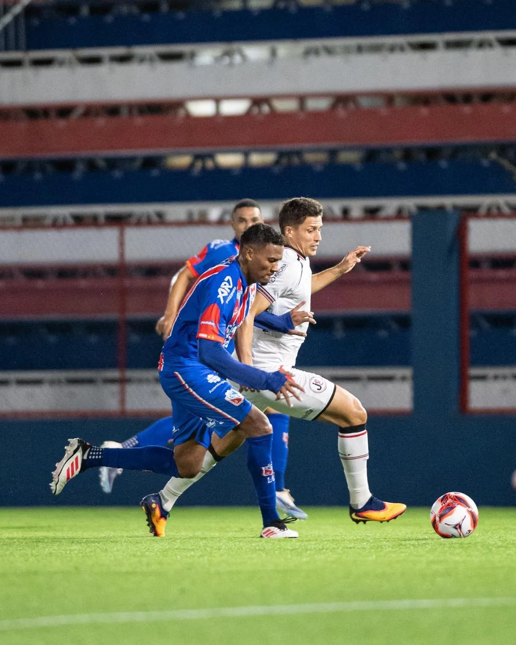 JEC toma virada e torce por um milagre contra o rebaixamento