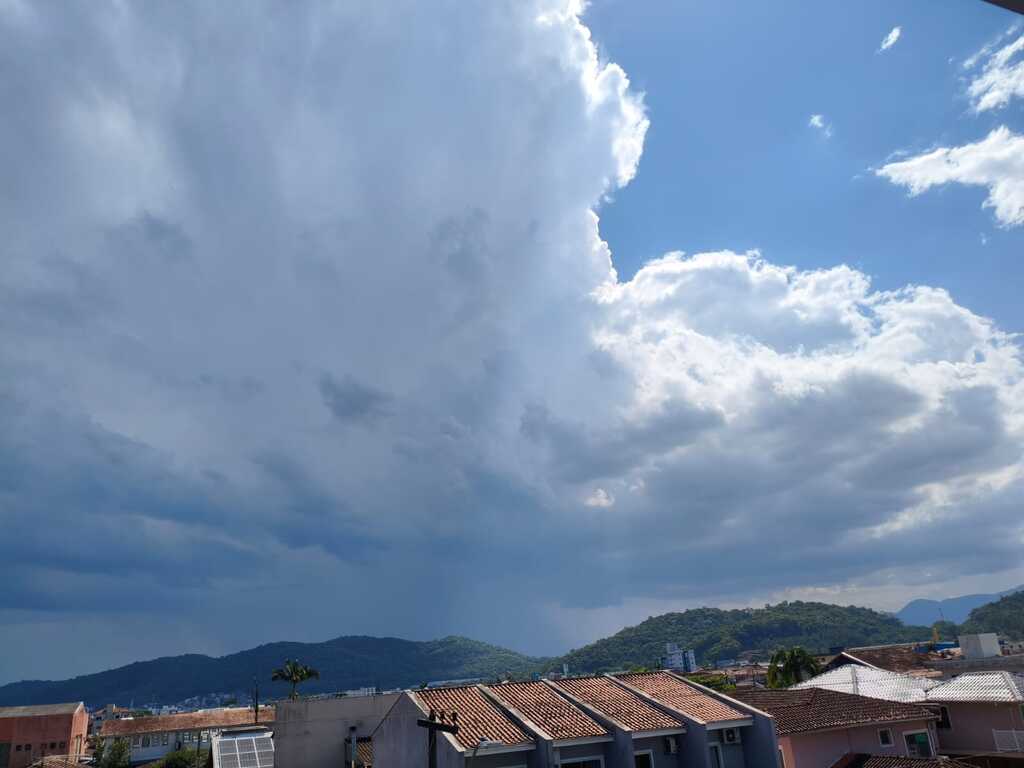 Calor intenso pode provocar chuva intensa, alerta Defesa Civil