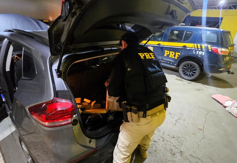 Adolescente é apreendido com 300 kg de maconha em Joinville