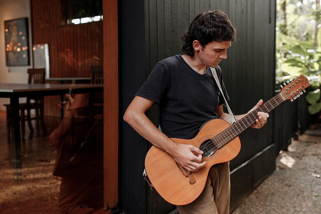 Uma conversa com Miles Baca para abrir a temporada com música boa