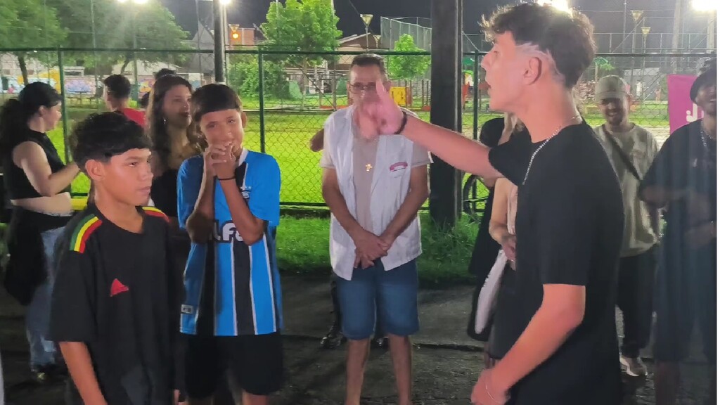 Batalha de Rimas ocupa praça e fortalece a cultura Hip Hop na Zona Sul de Joinville