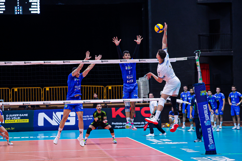 Joinville Vôlei vira sobre o Minas, vence no tie-break e respira na Superliga