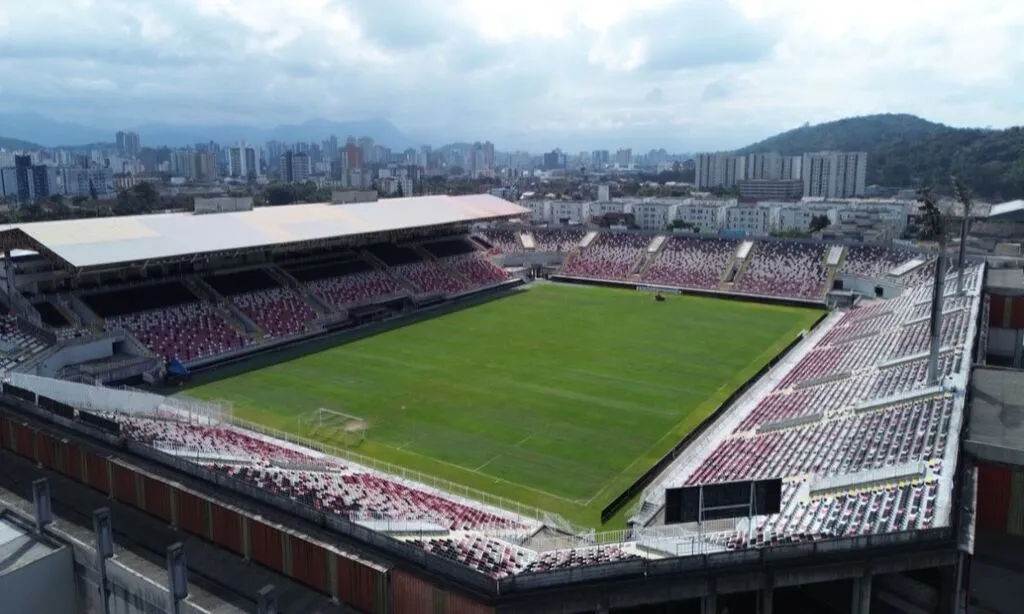 Arena Joinville terá gramado sintético após licitação de R$ 4 milhões