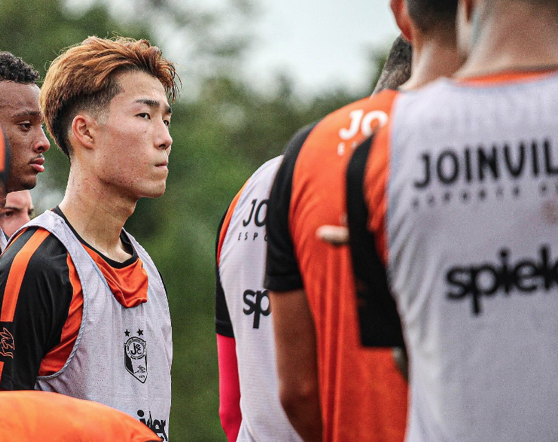 Atacante japonês Takumi Hatakeyama chegou ao clube recentemente