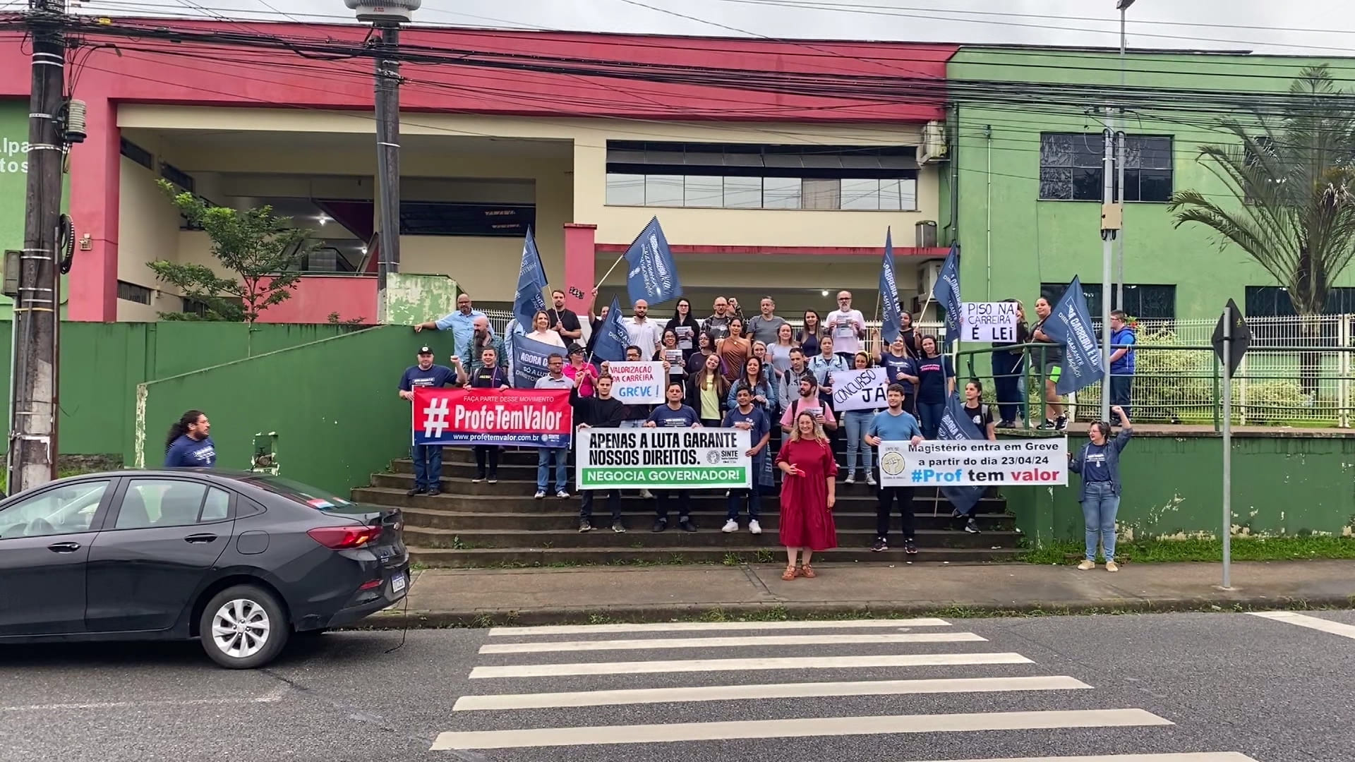 Manifestação do sindicato nas escolas - Foto divulgação