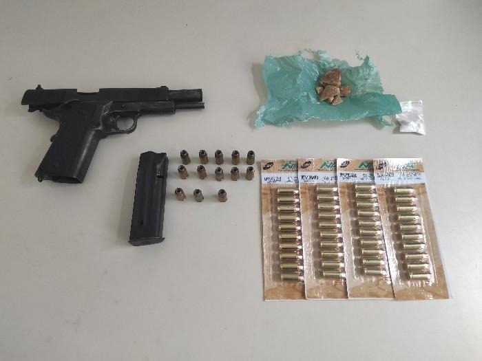 Armas e munições encontradas - Foto Polícia Militar