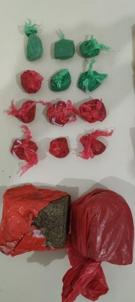 Drogas encontrada na casa dos criminosos - Foto Polícia Militar