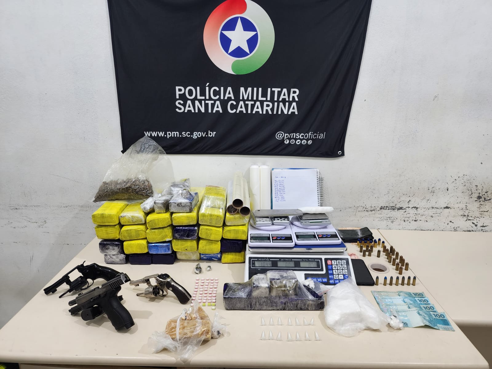 Materiais apreendidos - Foto Polícia Militar