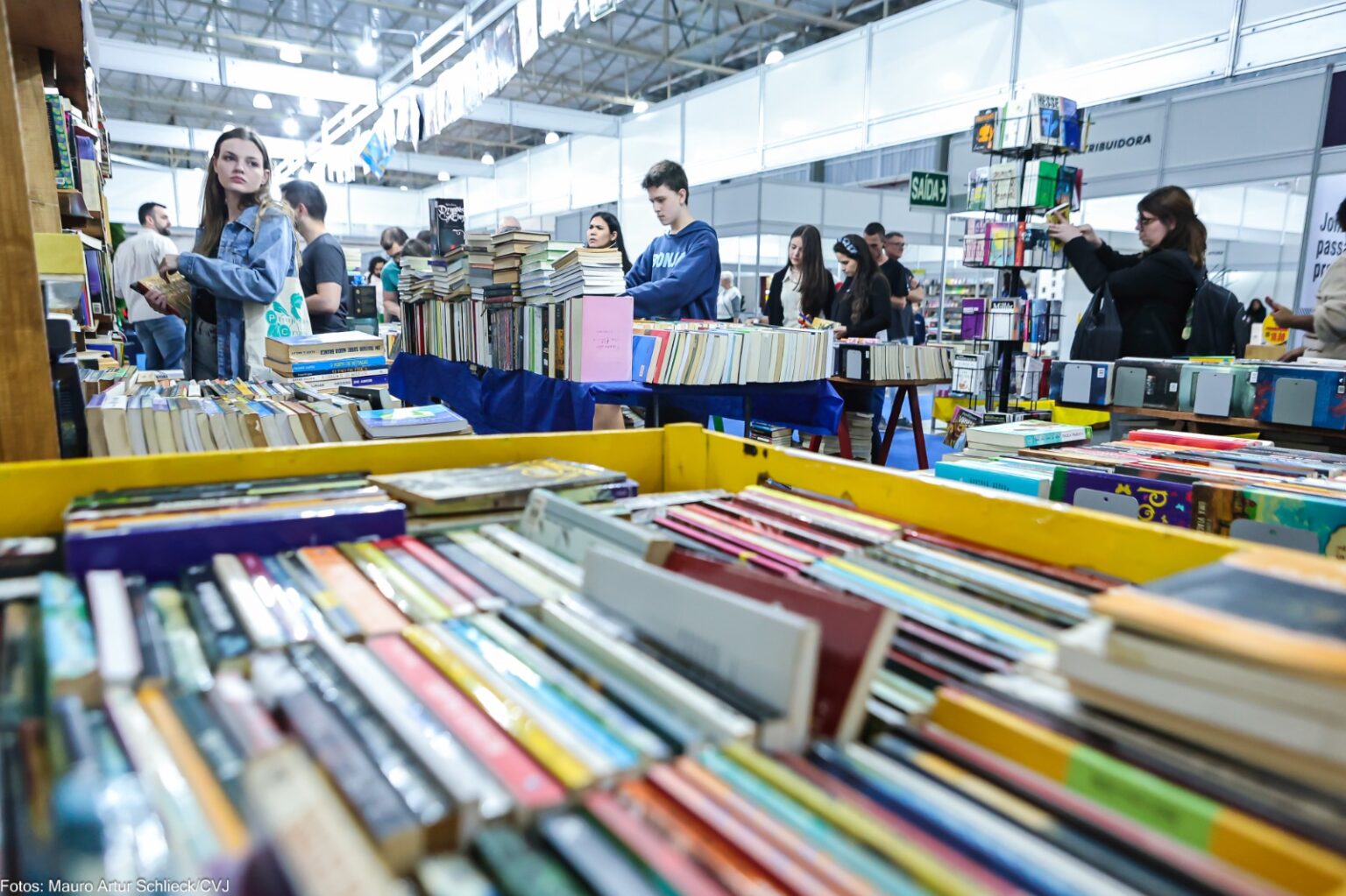 Professores poderão adquirir livros com Vouchers durante a feira do livro - Foto Mauro Artur Schileck