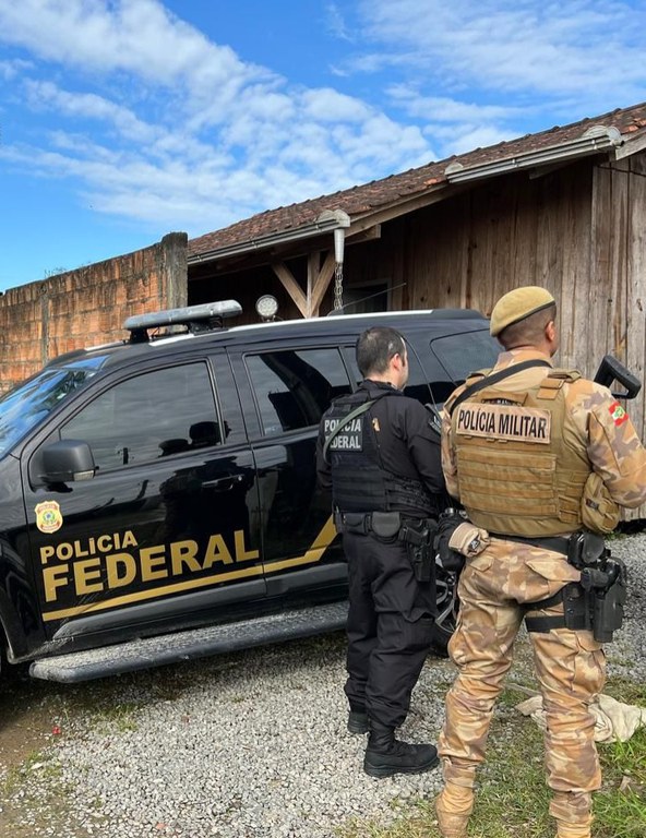 Polícia Federal e Militar realizam força conjunta contra organização criminosa em Joinville - Foto PF