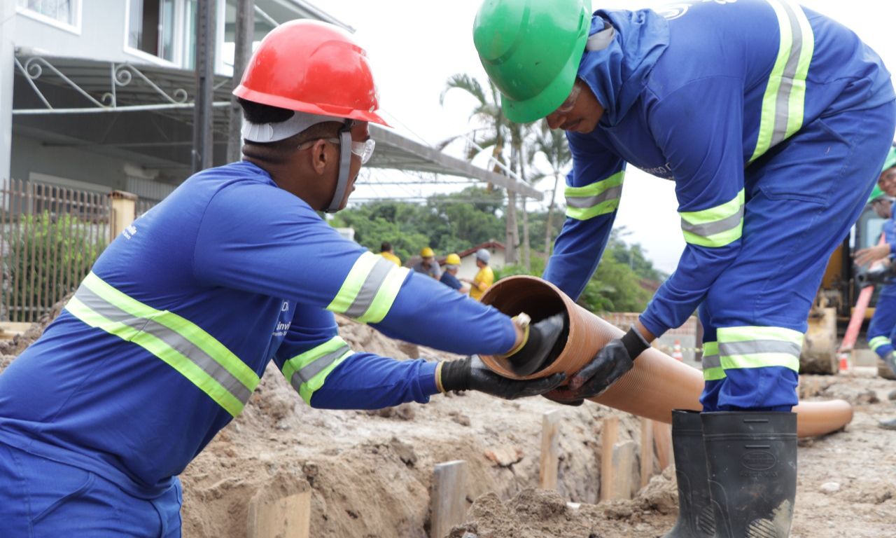 Obras na infra de esgoto - Foto Divulgação