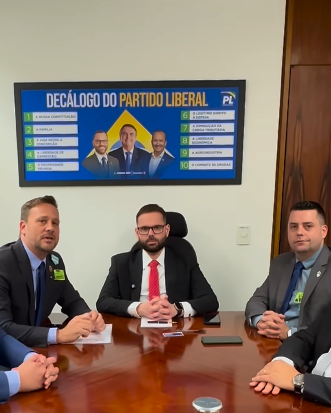 Prefeito Adriano Silva e o vererador Diego Machado durante encontro com o Senador, Jorge Seif - Foto Redes Sociais do Prefeito