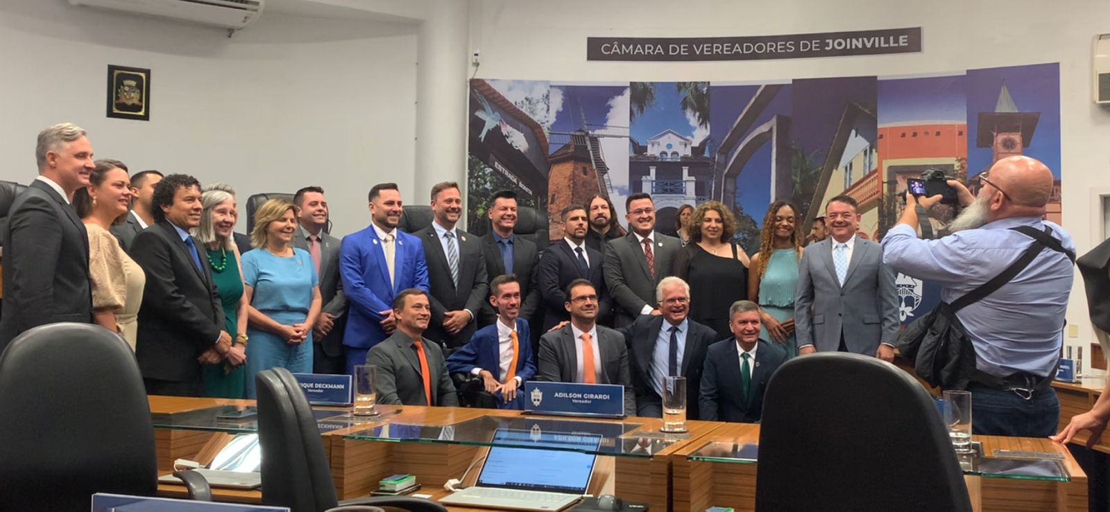 Prefeito Adriano e Vice Rejane com o parlamento de joinville para os próximos quatro anos de mandatos. Foto Fagner Ramos