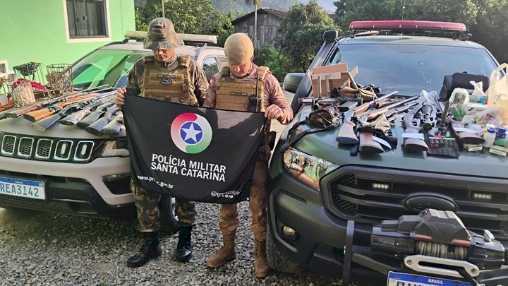 Armas apreendidas na operação da Polícia Militar - Foto PMSC