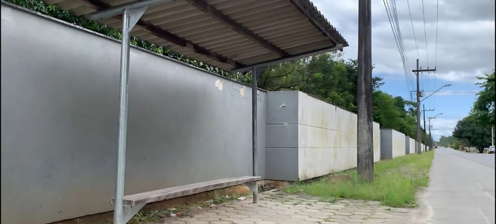 ônibus utilizado pelos moradores da comunidade._Foto Fagner Ramos