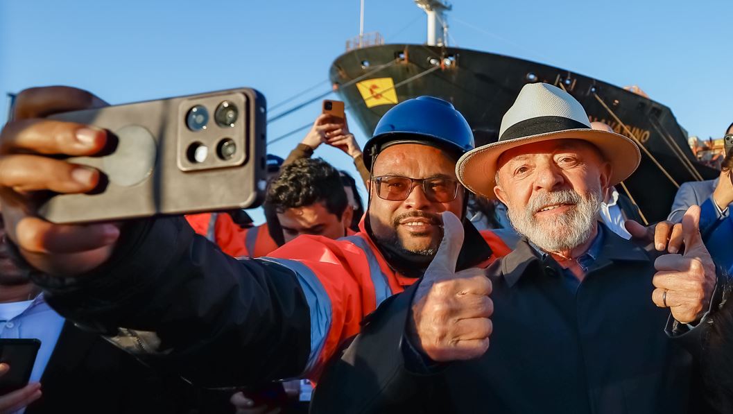 Governo Lula e funcionário do Porto de Itajái - Foto Governo Federal