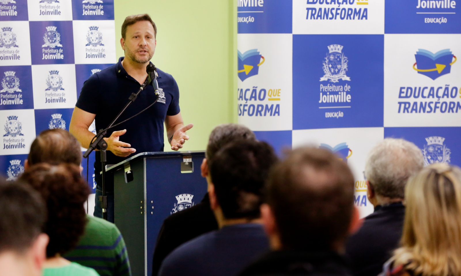 Prefeito Adriano Silva em evento de anúncio do novo CEI no Jardim Sofia - Foto Divulgação